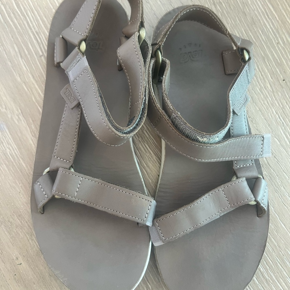 Teva  mauve Sandals